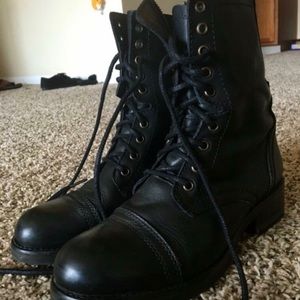 Steve Madden Troopa Boots